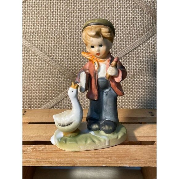 Vintage Arnart 5th Ave Collectible Figurine Boy With Goose - Picture 1 of 6